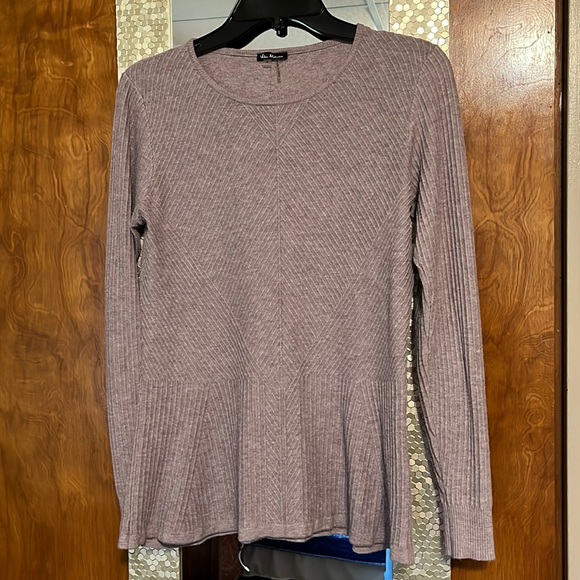 Vila Milano peplum sweater. - Picture 1 of 4